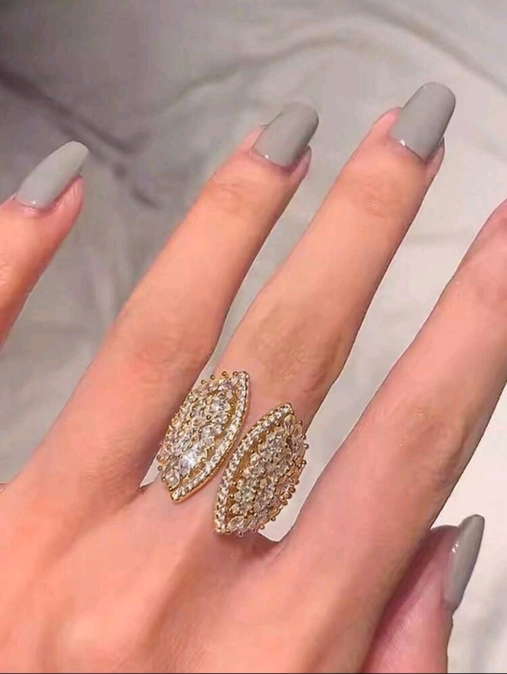 BRAND NEW ** Elegant Gold Crystal Open Cuff Ring